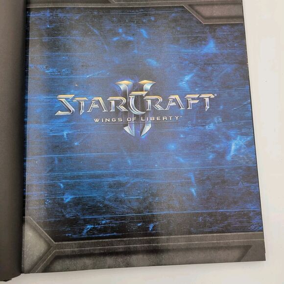 The Art of Starcraft Wings Of Liberty and Heart Of The Swarm - Picture 4 of 13